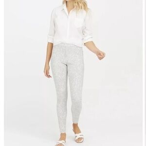 Spanx Speckled Gray Jean-ish‎ Leggings Size Medium